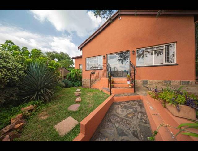 3 BEDROOM HOUSE FOR SALE IN KENSINGTON